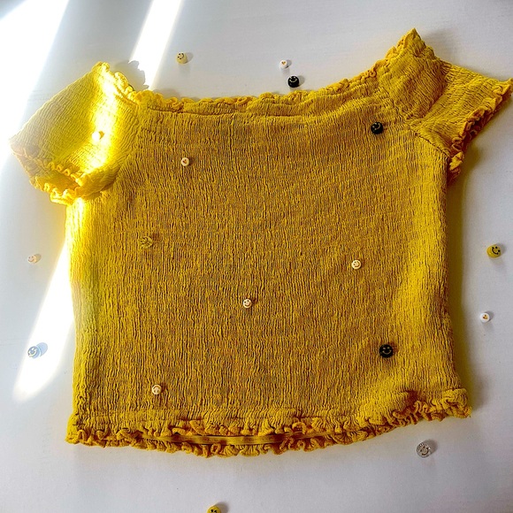 Yellow crop top. - Picture 1 of 1